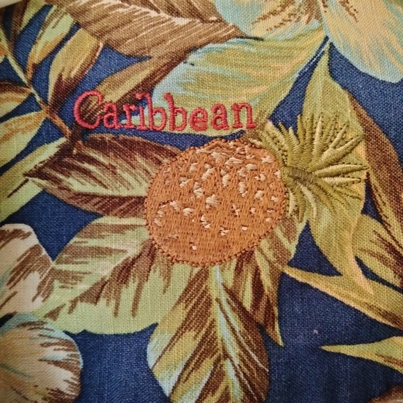 Linen Hawaiian Shirt with Alcohol Pattern - Picture 5 of 6